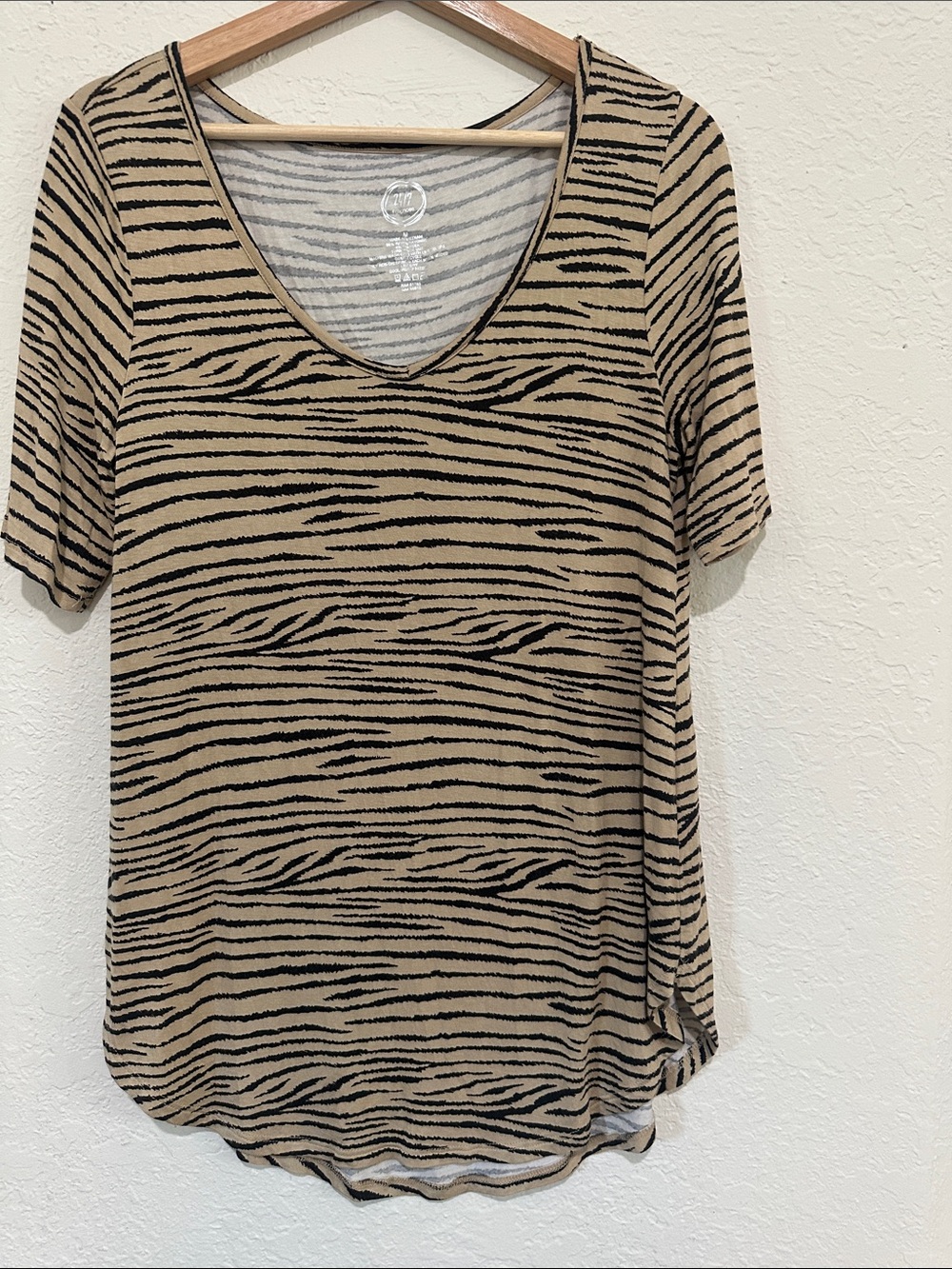 Women’s Tan Zebra-Stripe V-Neck Short Sleeve Tee